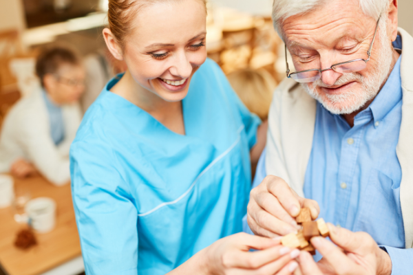 RAC – Assistance à la personne en résidence privée pour personnes aînées autonomes et semi-autonomes (4257)